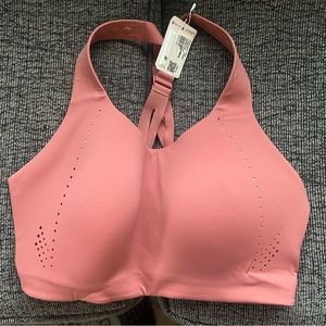 Women’s Lululemon sports bra